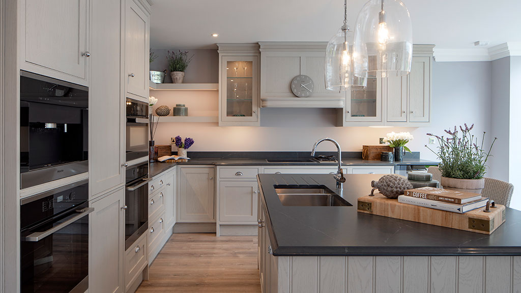 about-hand-painted-kitchens-and-furniture